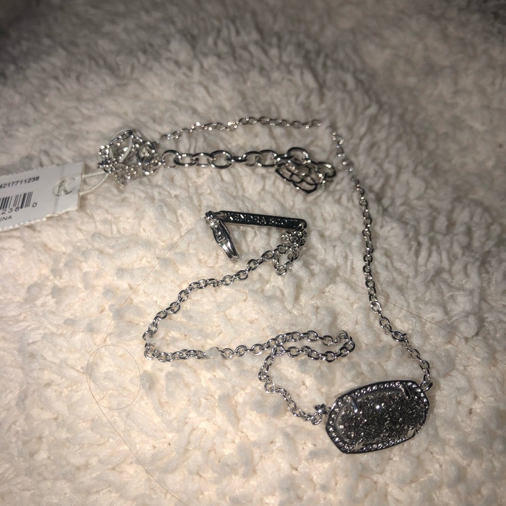 KENDRA SCOTT SILVER ELISA PENDANT